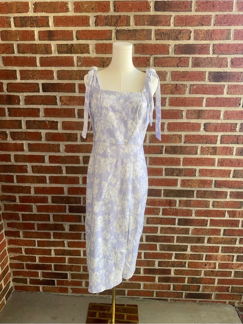 Trixxi Lavender and White Floral Tie-Shoulder Midi Dress